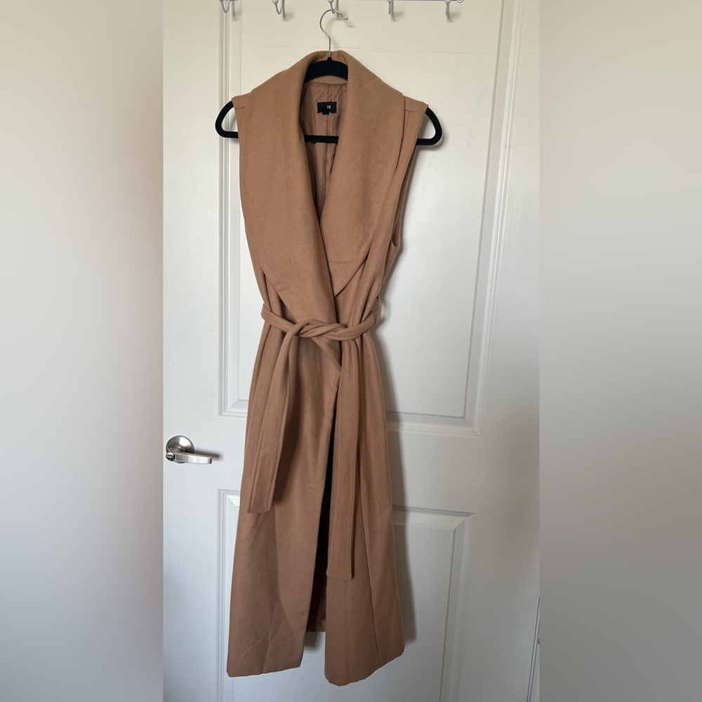 Fate Tan Sleeveless Trench Coat